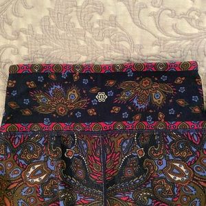 Cute Womens Workout Leggings. Size XS/S